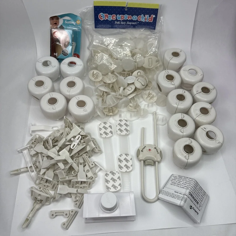 Lot Of Safety1st Child Baby Proof Variety Locks &Outlets Used Nails Not Included